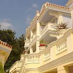 Hotel Enavlion