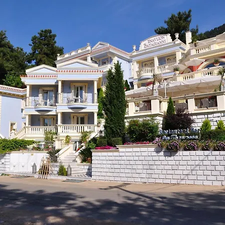 Enavlion Hotel