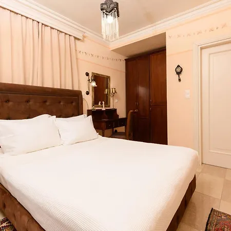 Enavlion Hotel