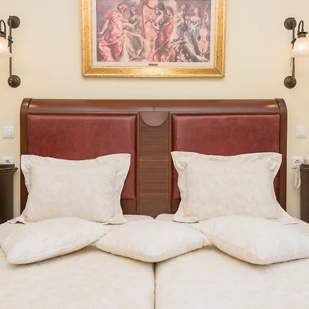 Enavlion Hotel 4*