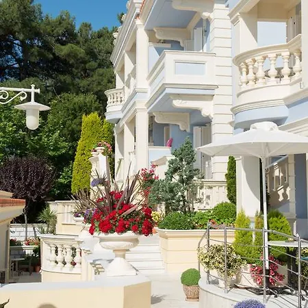 Hotel Enavlion 4*