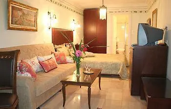 Hotel Enavlion 4*